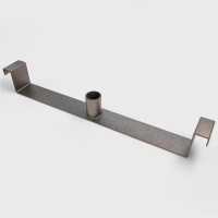 Крепление запасного колеса пластина