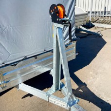 Лебедка с кронштейном на дышло